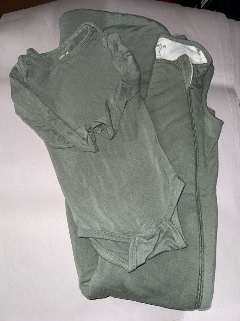 Kyte baby neutral green sleep sack size large and long sleeve body suit 18-24 mo - Picture 7 of 7